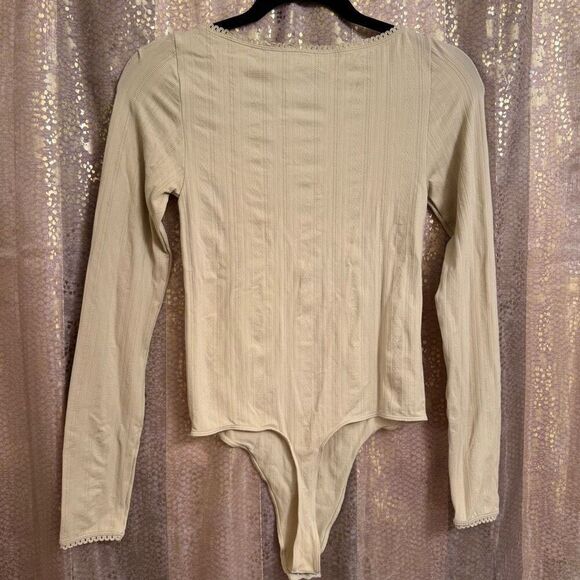 Free People Playing Favorites Tan Long Sleeve Pointelle Bodysuit M/L NWOT - Picture 2 of 8